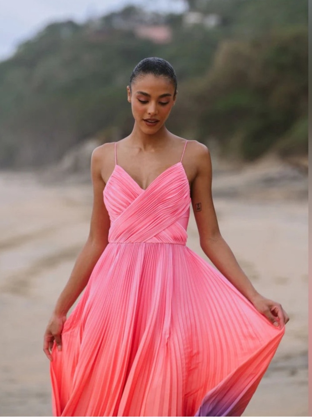 Hutch Fiji Ombré Gown - Picture 4 of 12